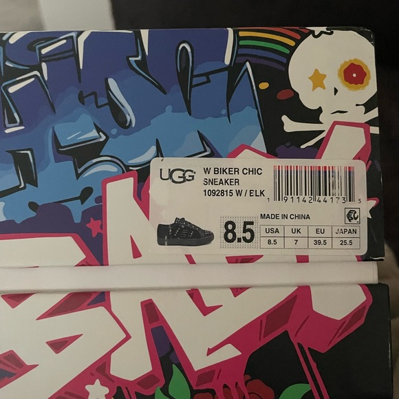 NWT Black UGG Sneakers 8 1/2 *RARE* - Picture 3 of 4